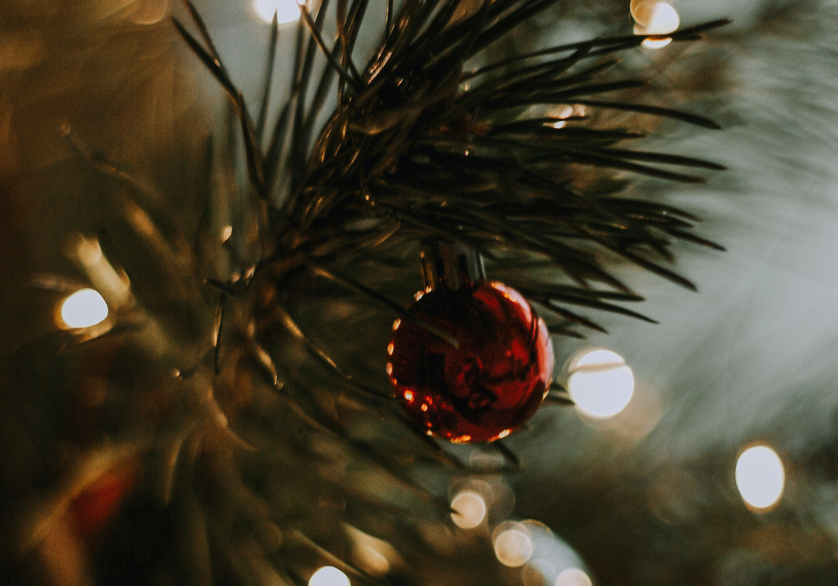 The Gift of Ease — 5 Ways to Cultivate Zen Amid the Holiday Hustle